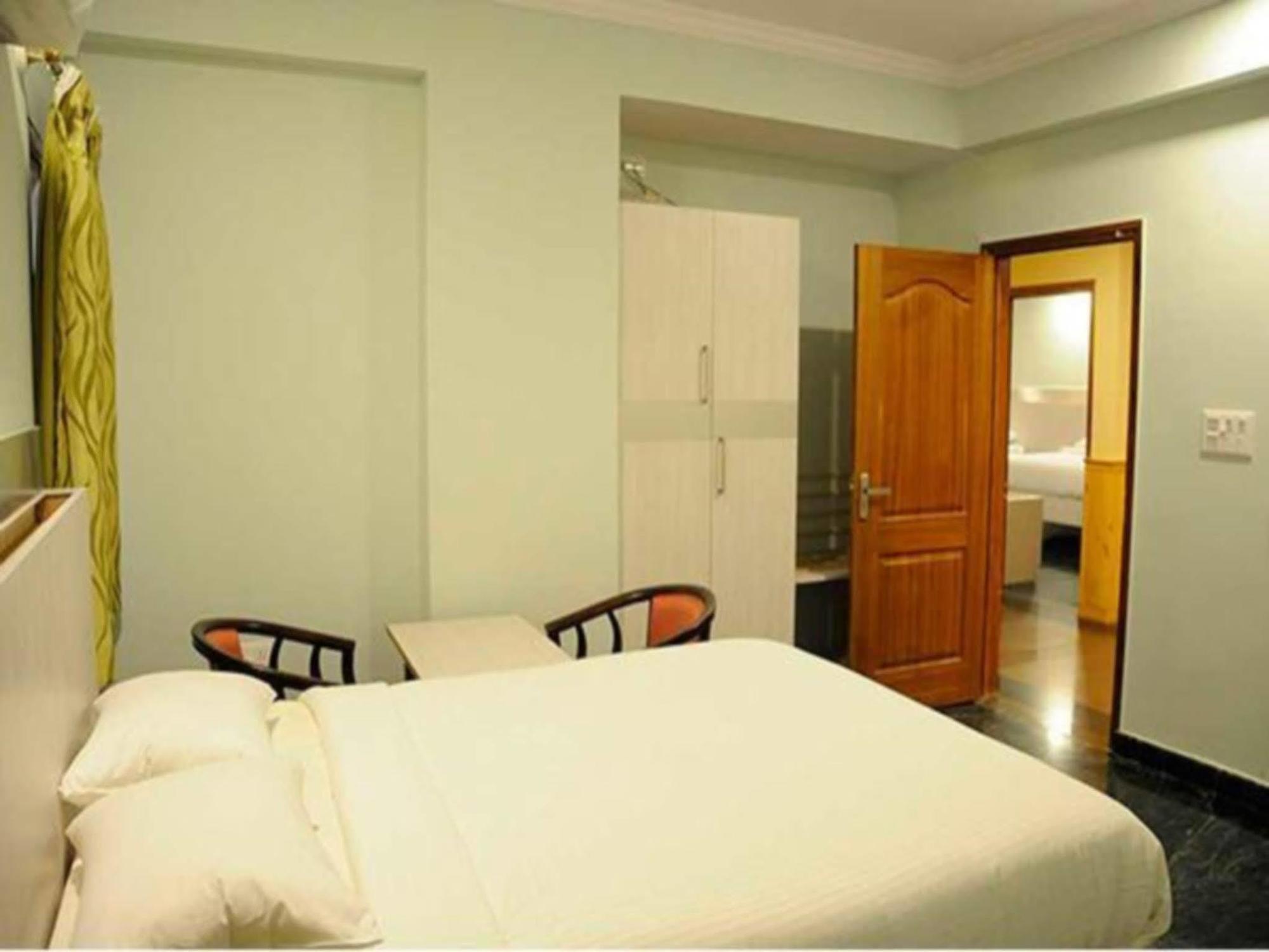 Hotel Royal Opera 班加罗尔 外观 照片